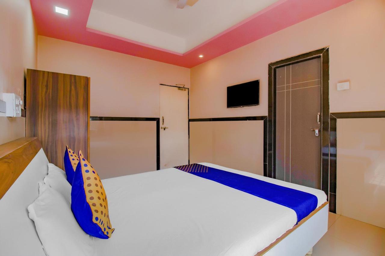 Spot On Indirasagar Executive Hotel Colhapur Exterior foto