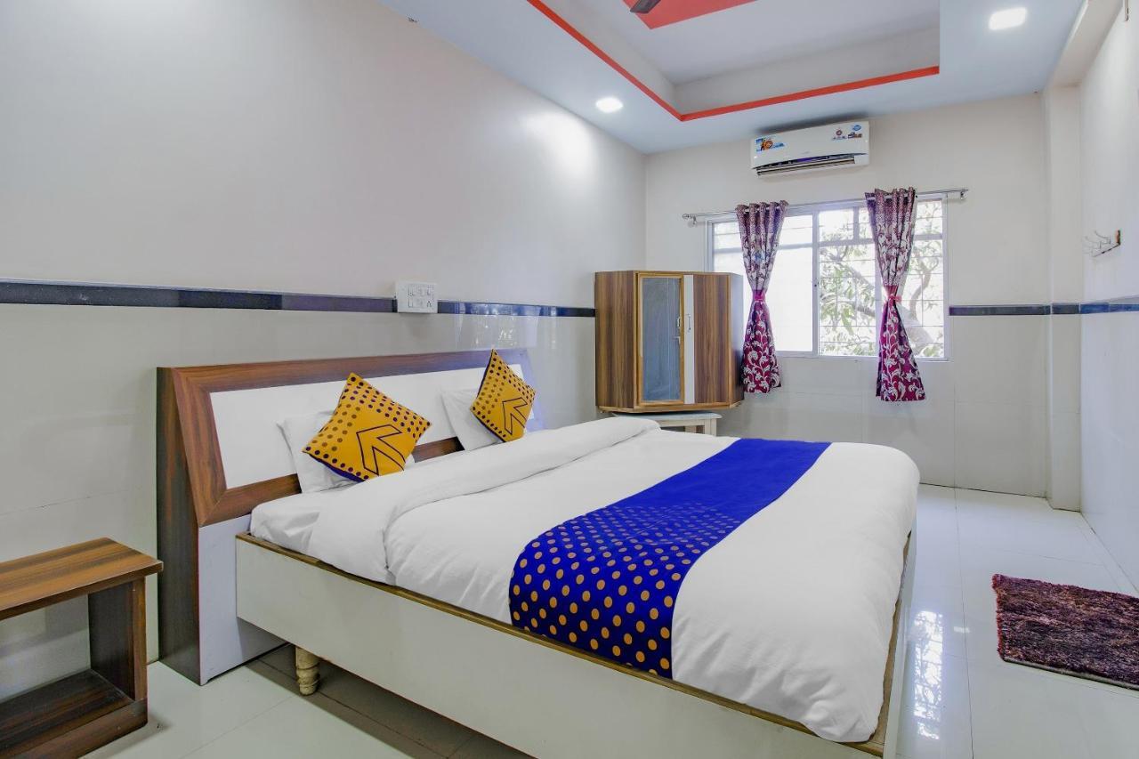 Spot On Indirasagar Executive Hotel Colhapur Exterior foto