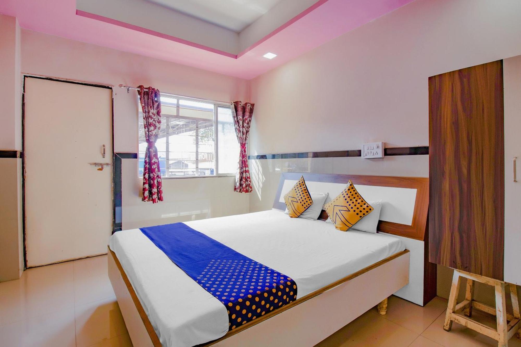 Spot On Indirasagar Executive Hotel Colhapur Exterior foto